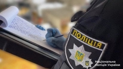 Во Львове родители учеников устроили стрельбу прямо во дворе школы: есть раненый (видео)