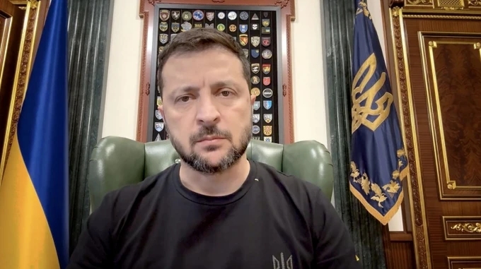 Для досягнення миру тиснути треба на Росію, а не на Україну, - Зеленський