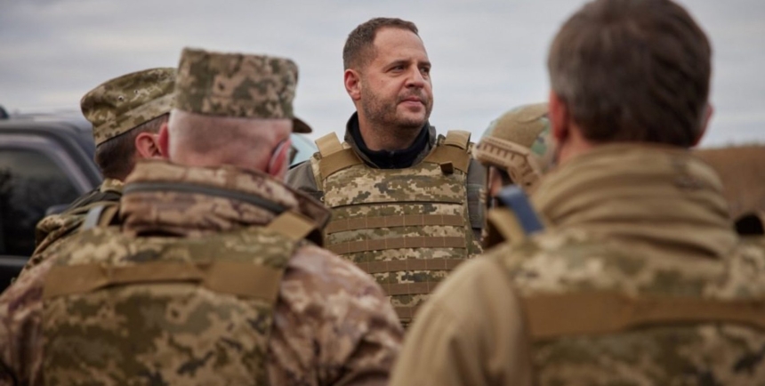 Єрмак заявив, що вирушає на фронт