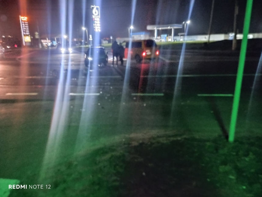 «У легковика розбита морда»: в Миколаєві сталася серйозна ДТП (відео)