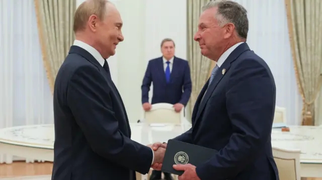 В Кремле назвали сроки переговоров Путина со спецпосланником США