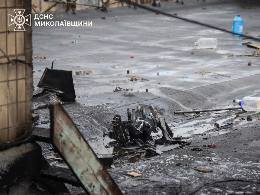 Атака шахедов на Николаев: взрывотехники изъяли боевую часть с крыши многоэтажки