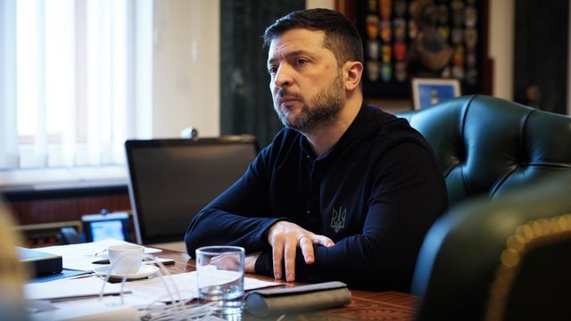 Війну треба закінчити гідно, - Зеленський