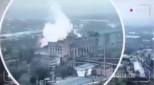 Российские обстрелы разрушили Херсонскую ТЭЦ: десятки тысяч абонентов без света и тепла (видео)