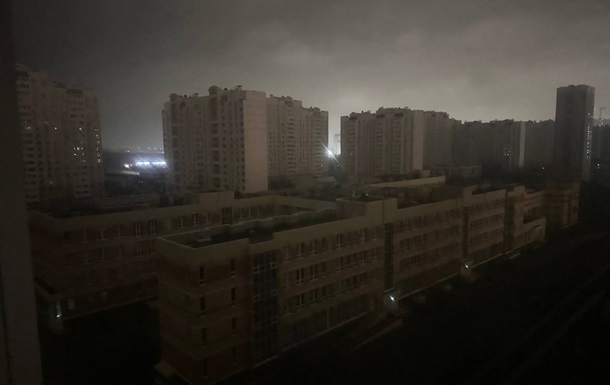 В России ночью прогремели взрывы: атакованы Орел, Ростов и завод «Тольяттиазот» (видео)