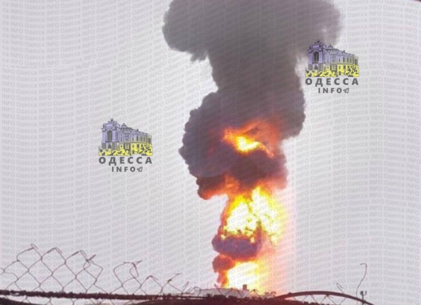 Атака по терминалу в порту Южный: появилось видео момента обстрела