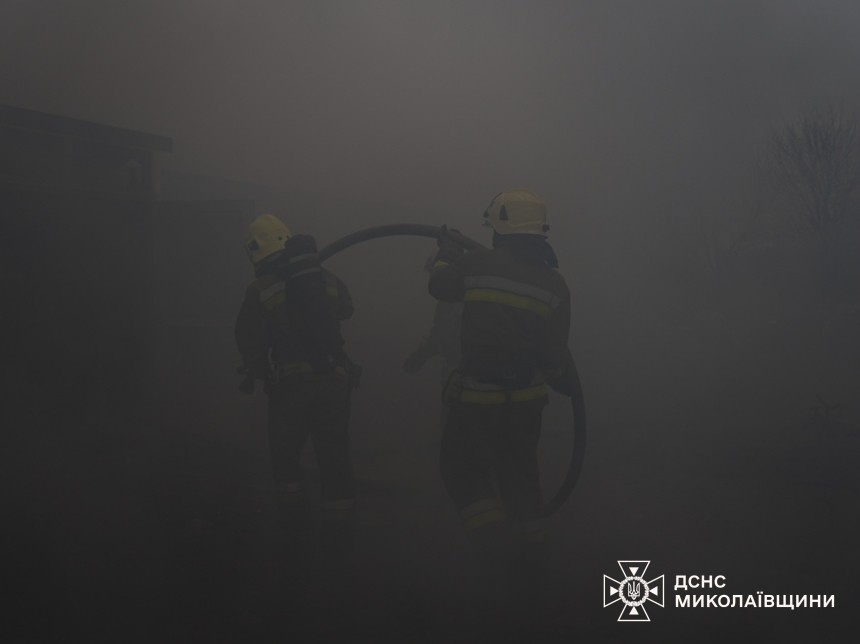 Появились фото масштабного пожара в Снигиревке