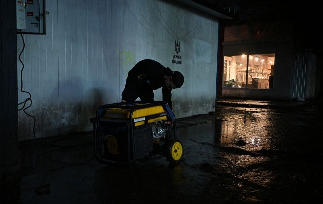 В Киеве и областях введены экстренные отключения света из-за атаки РФ