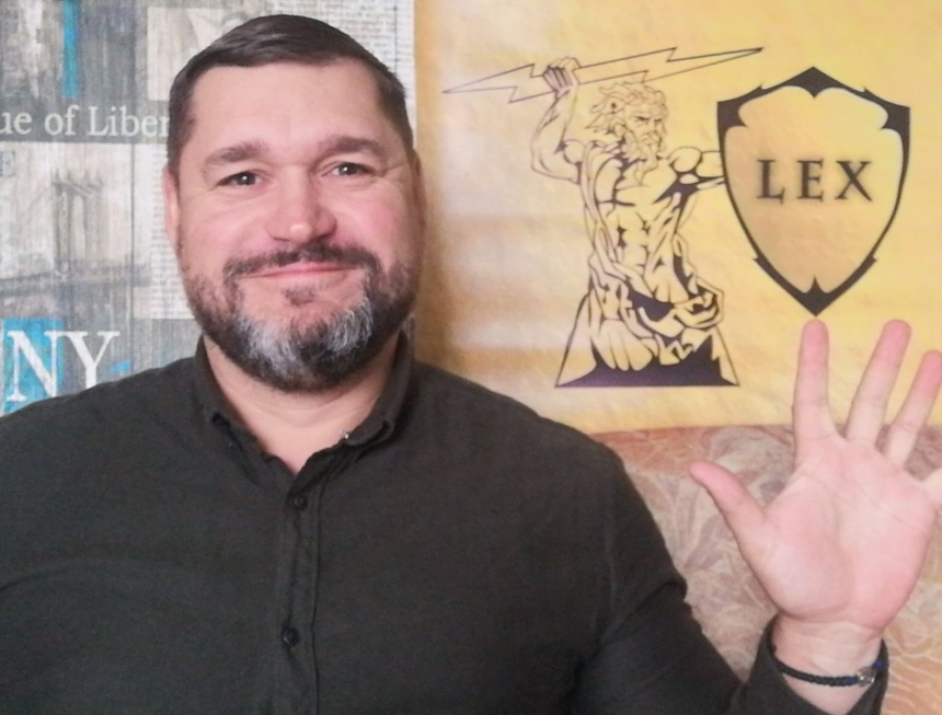 Поскользнулся и упал: замглавы Николаевского облсовета объяснил «ранение на охоте»