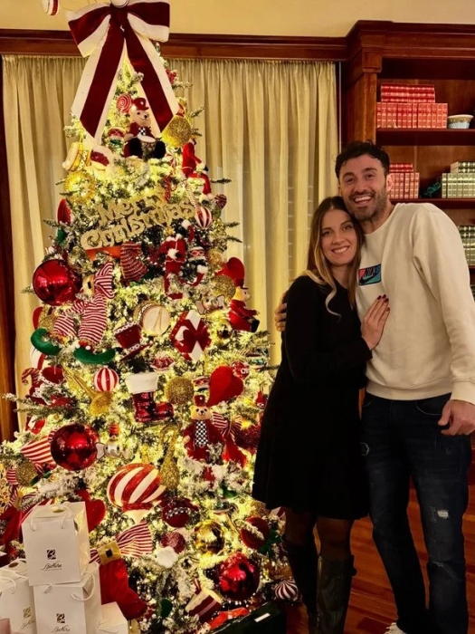 Николаевская фехтовальщица Ольга Харлан в мини-платье попозировала в объятиях жениха (фото)