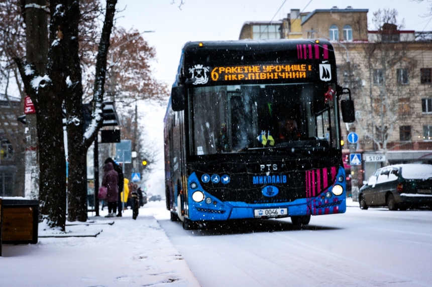 Как в Николаеве выпал первый снег (фоторепортаж)