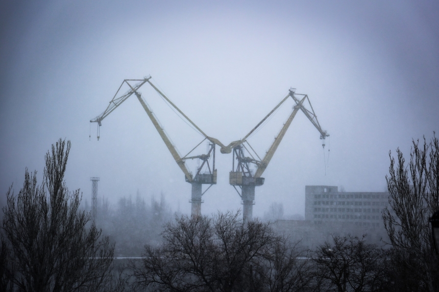 Как в Николаеве выпал первый снег (фоторепортаж)