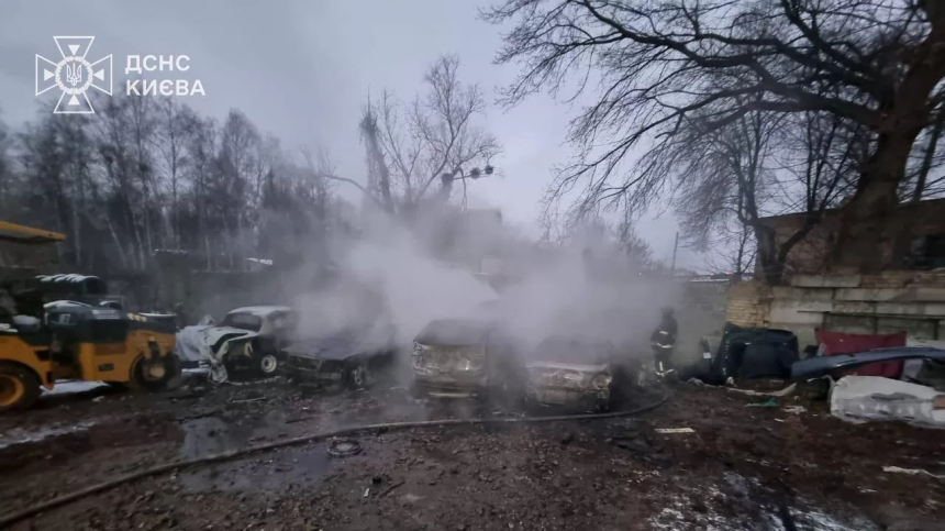 Над Киевом после обстрелов и пожаров образовался смог