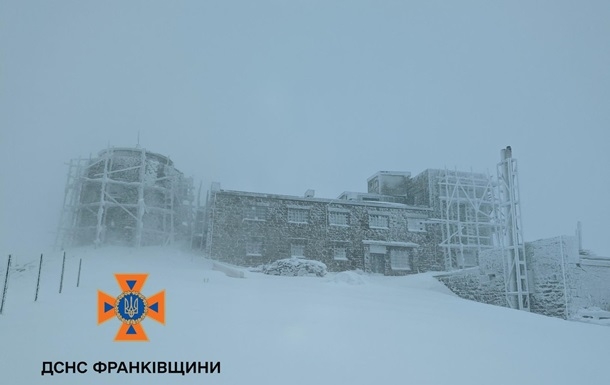 У Карпатах на горі Піп Іван температура впала до 14 градусів морозу