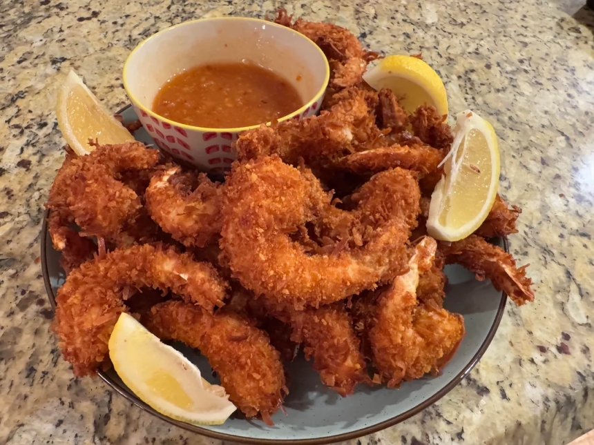 Трамп пригощає українську делегацію стейками та кокосовими креветками