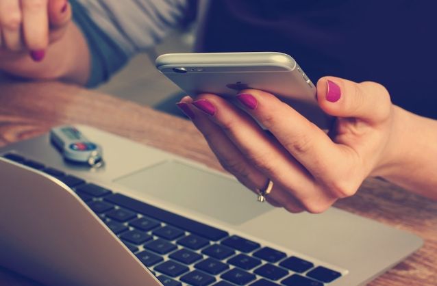 Хотела сэкономить деньги и получить выплату: мошенники обманули женщину в Николаевской области