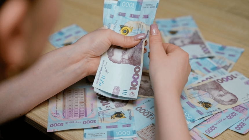 В Украине выросла средняя зарплата: кому платят больше всего