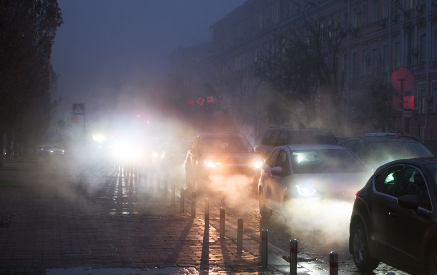 Рух транспорту на Миколаївщини може бути ускладнений: очікується сильний туман