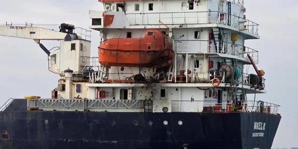 Армия РФ атаковала суда в украинских портах: есть раненый