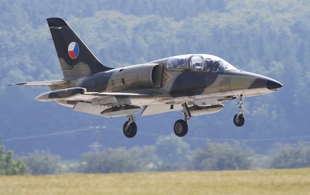 Чехія готова дати Києву літаки