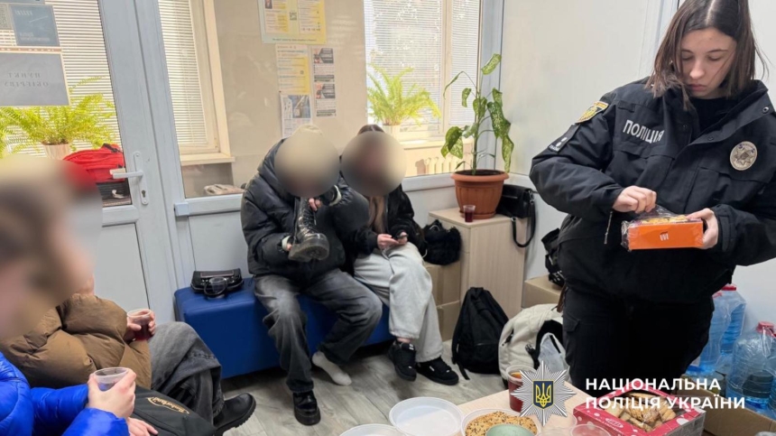 Слетел с дороги и врезался в дерево автобус «Вена-Киев»: есть пострадавшие (фото)