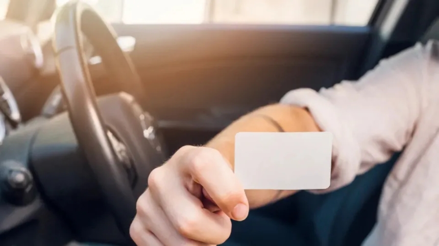 Коди у водійських правах: що приховує графа 12 і за які порушення штрафують