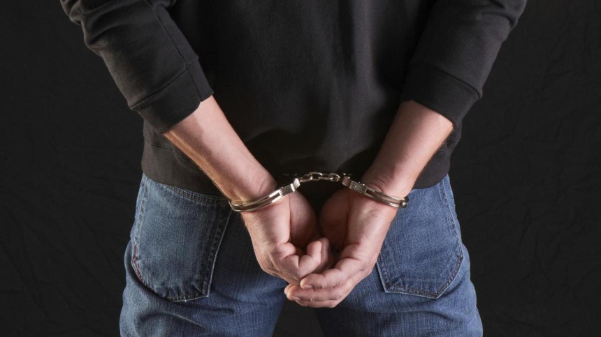 Шантажировал украинскую певицу: полиция задержала киевлянина