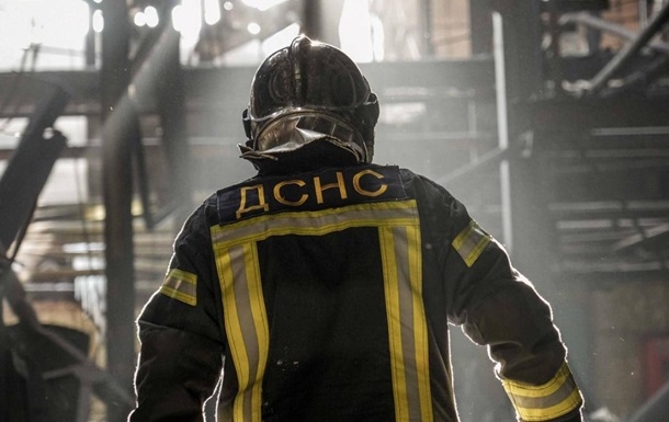 Ночной обстрел Киевской области: погиб мужчина, повреждены АЗС