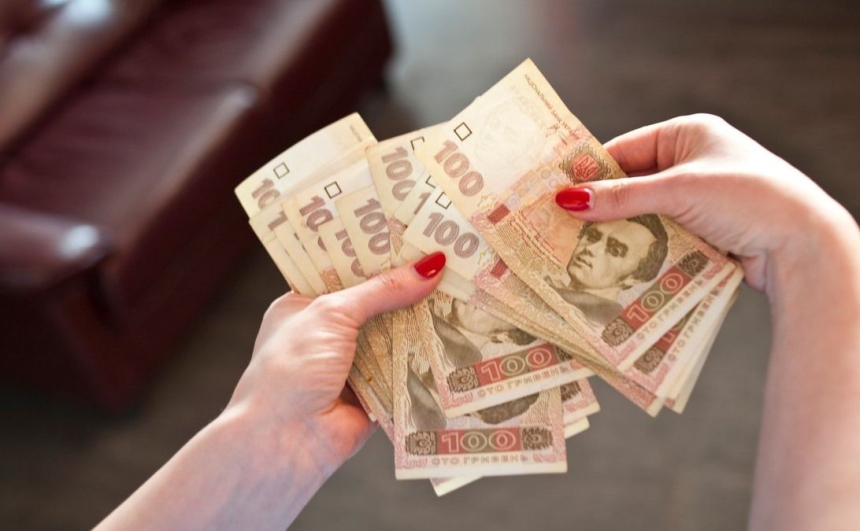 Сама себе хозяйка: экс-бухгалтер в Николаевской области присвоила более 800 тысяч гривен