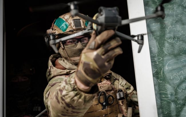 Бойцы «Рейда» уничтожили российский «танк‑черепаху» на фронте (видео)