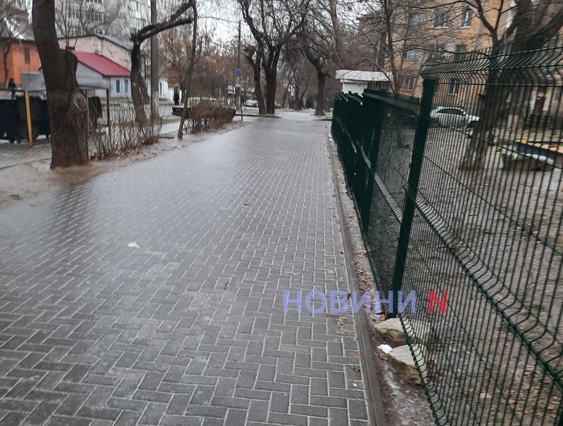 Николаев превратился в каток: репортаж с городских травмоопасных улиц