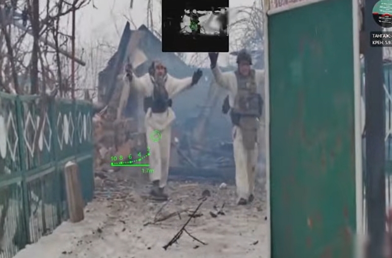 Трое россиян сдались в плен украинскому роботизированному комплексу (видео)