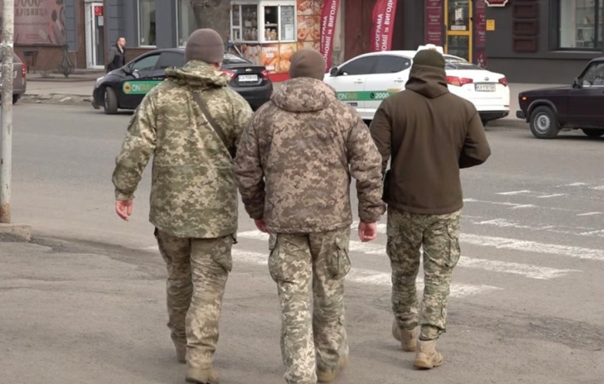 Чоловік стріляв у співробітників ТЦК