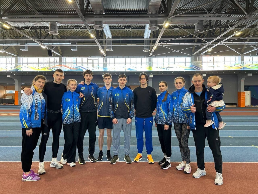 Миколаївські легкоатлети стали призерами командних чемпіонатів України