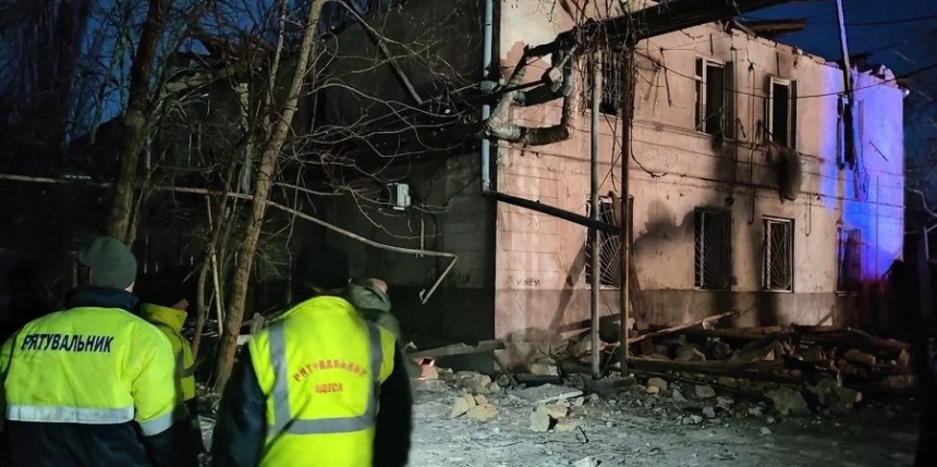 Ночные удары по Одессе: есть пострадавшие, повреждены дома, детсады и школа (фото)