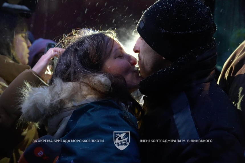 Из российской плена вернулись николаевские морпехи (фоторепортаж)