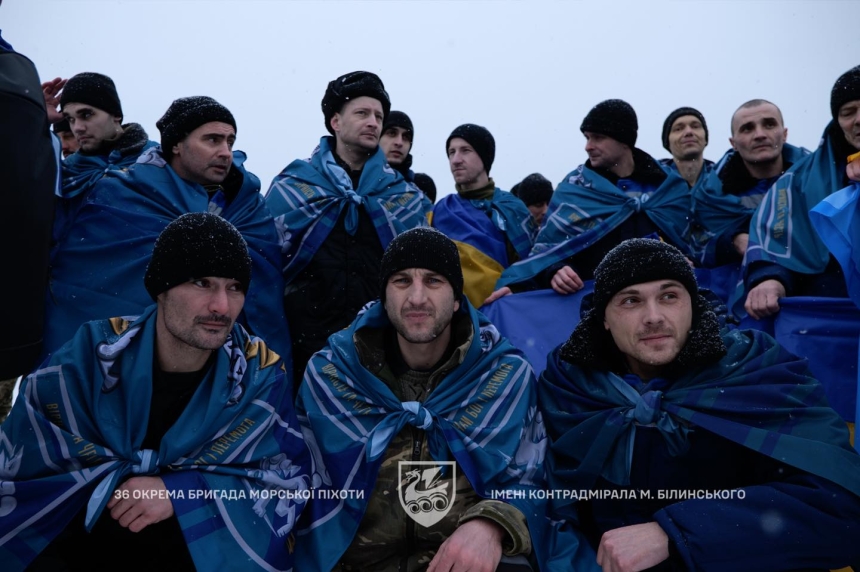 Из российской плена вернулись николаевские морпехи (фоторепортаж)