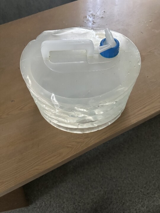 Від білизни до тачки: що можна купити на “барахолці” конфіскованого майна