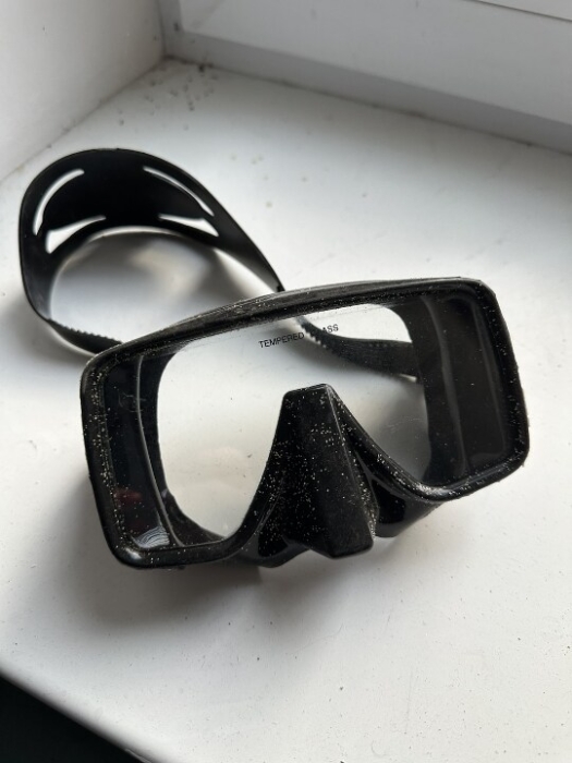 Від білизни до тачки: що можна купити на “барахолці” конфіскованого майна