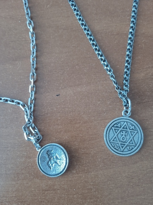 Від білизни до тачки: що можна купити на “барахолці” конфіскованого майна