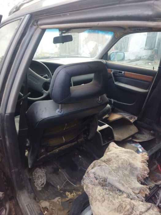 Від білизни до тачки: що можна купити на “барахолці” конфіскованого майна