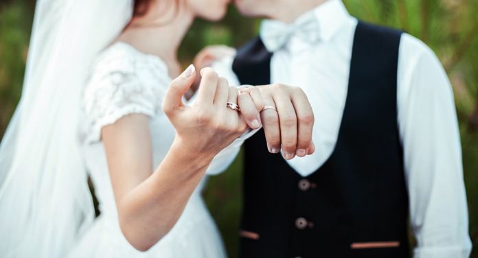 Новий цивільний кодекс запроваджує відповідальність за розрив заручин в Україні - юридичний парадокс