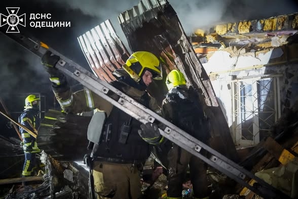  Враг атаковал жилые дома и здание РГА: жертвы в Одессе, Сумской и Запорожской областях (фото)