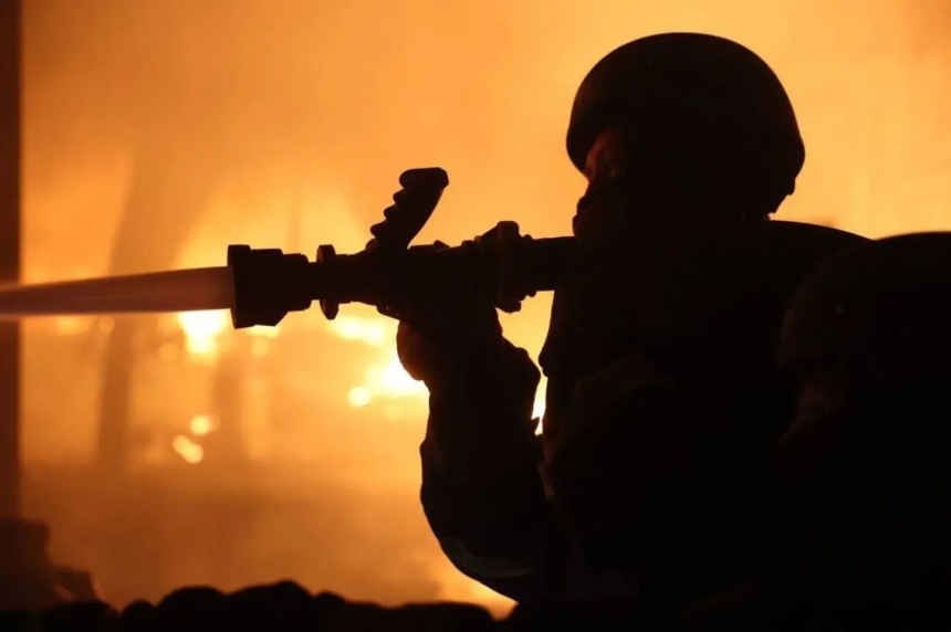 Атака по Днепропетровской области: повреждены предприятия и жилые дома