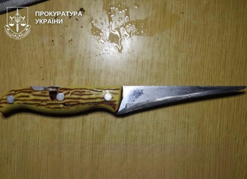 На те же грабли: киевлянка во второй раз напала на сожителя с ножом