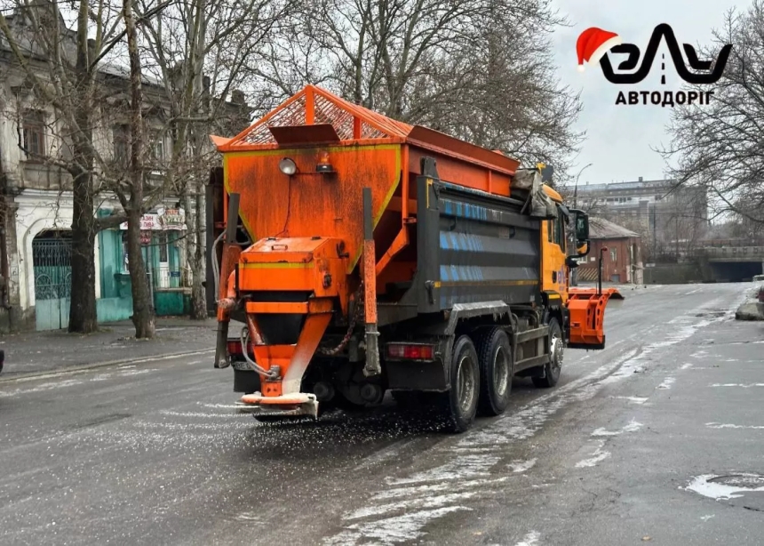 У КП «ЕЛУ Автодоріг» просять водіїв звільнити першу смугу на магістралях Миколаєва