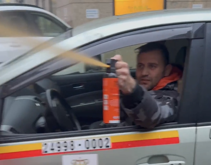 Таксист застосував сльозогінний газ проти вагітної українки у центрі Варшави