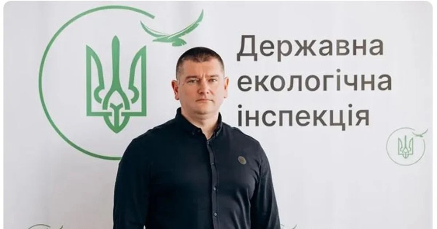 Знайшов скарб у гаражі у бабусі: чиновник Держекоінспекції пояснив звідки у нього $653 000 готівкою