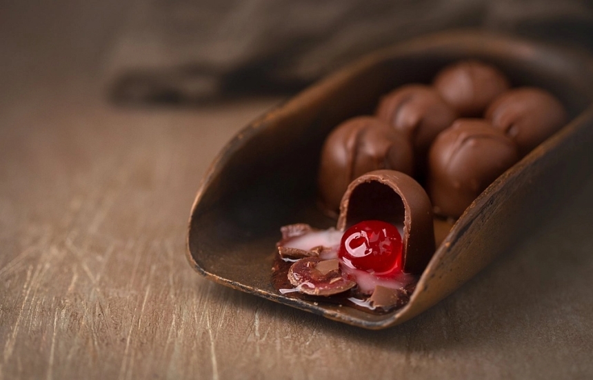 Чем опасны конфеты с алкоголем: риски для здоровья