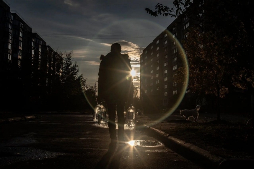 Освещения нет – пешком идти опасно: жители Николаева пожаловались на работу маршруток в вечернее время